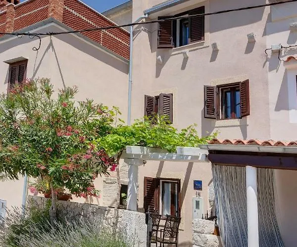 House Medea Prázdninový dům Ustrine